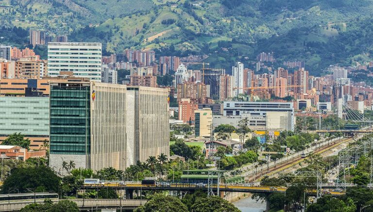 Bancolombia, Nutresa, Sura y Argos, las más responsables, según informe Merco