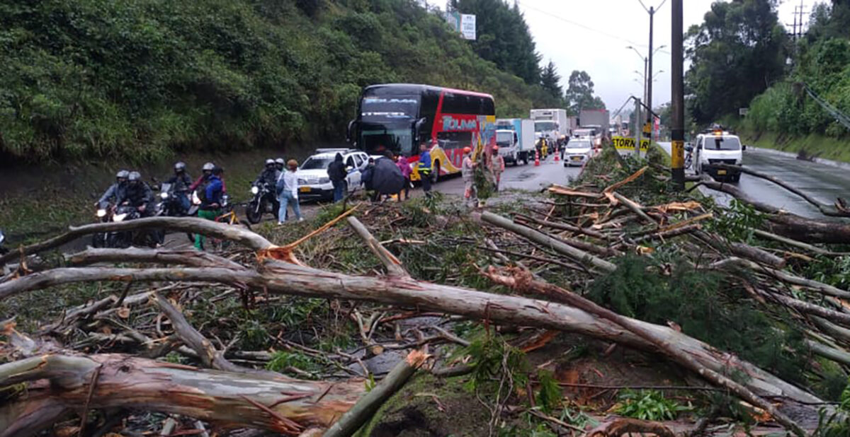 cerrada la autopista Medellín-Bogotá a la altura de Marinilla
