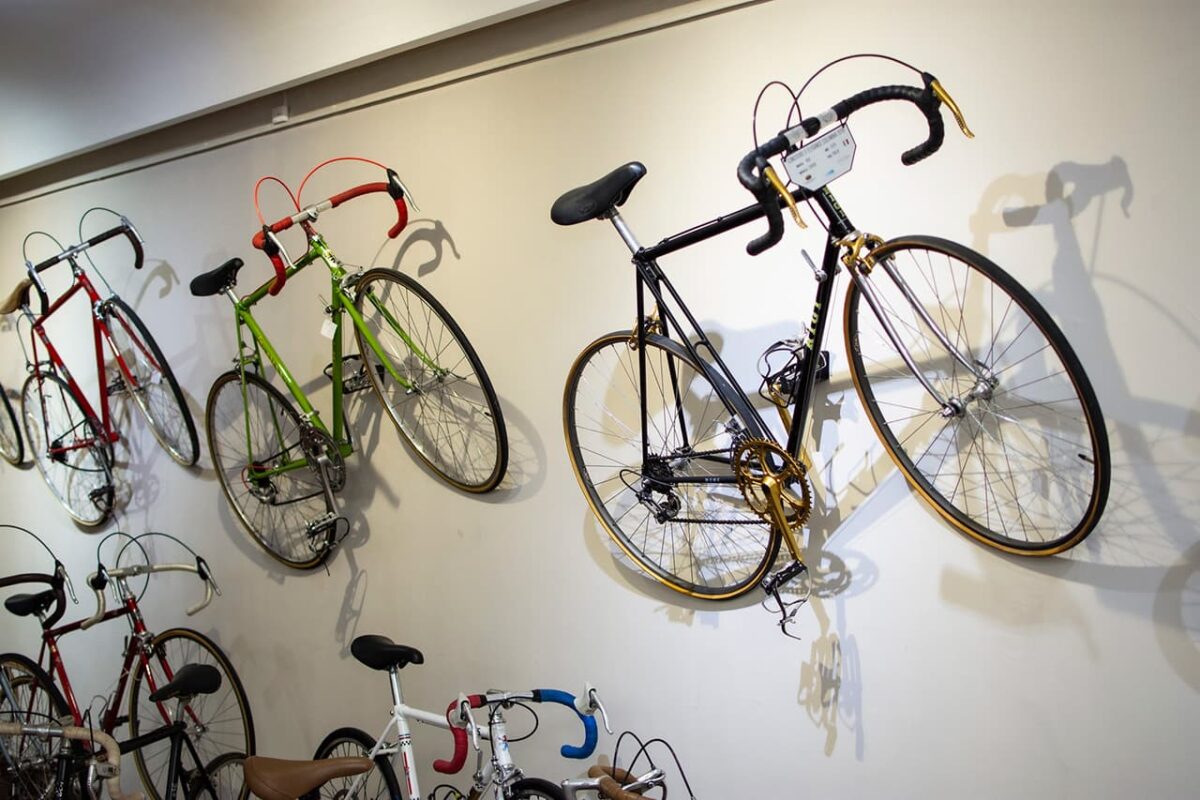 Exposición de bicicletas antiguas en el el Museo El Castillo