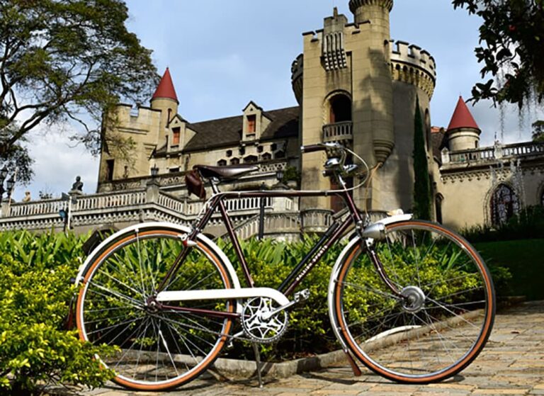II Exposición de Bicicletas Clásicas y Antiguas, en El Museo El Castillo