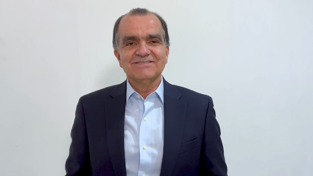 Óscar Iván Zuluaga declina su aspiración presidencial para respaldar a otro candidato