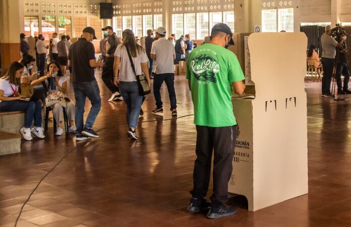 Último día de inscripción de cédula para la votación presidencial en Colombia