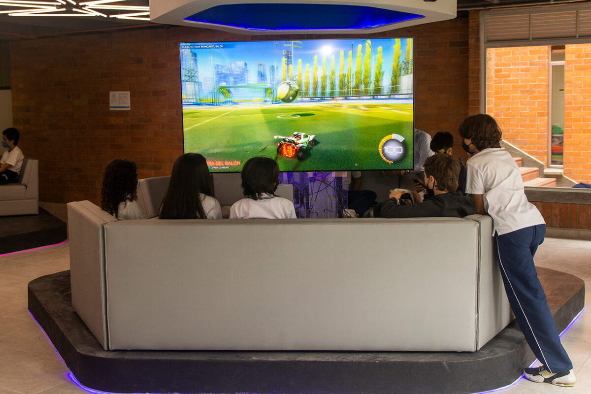 El Colegio San José de Las Vegas acaba de inaugurar en su sede de El Retiro un aula “gamer”,