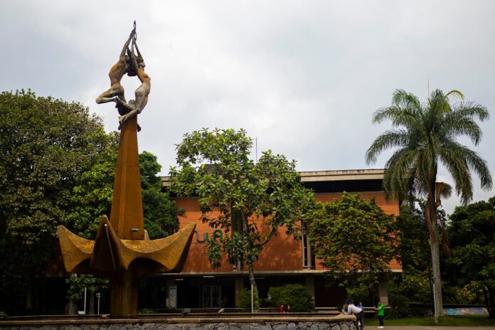 La alcaldía de Medellín instala un Centro Integral de Familia en la UdeA
