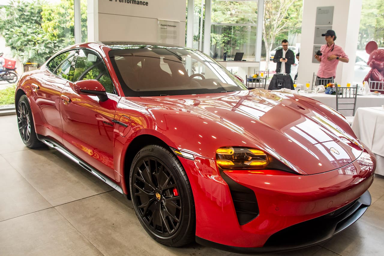 Porsche Center, La bienvenida al Taycan GTS