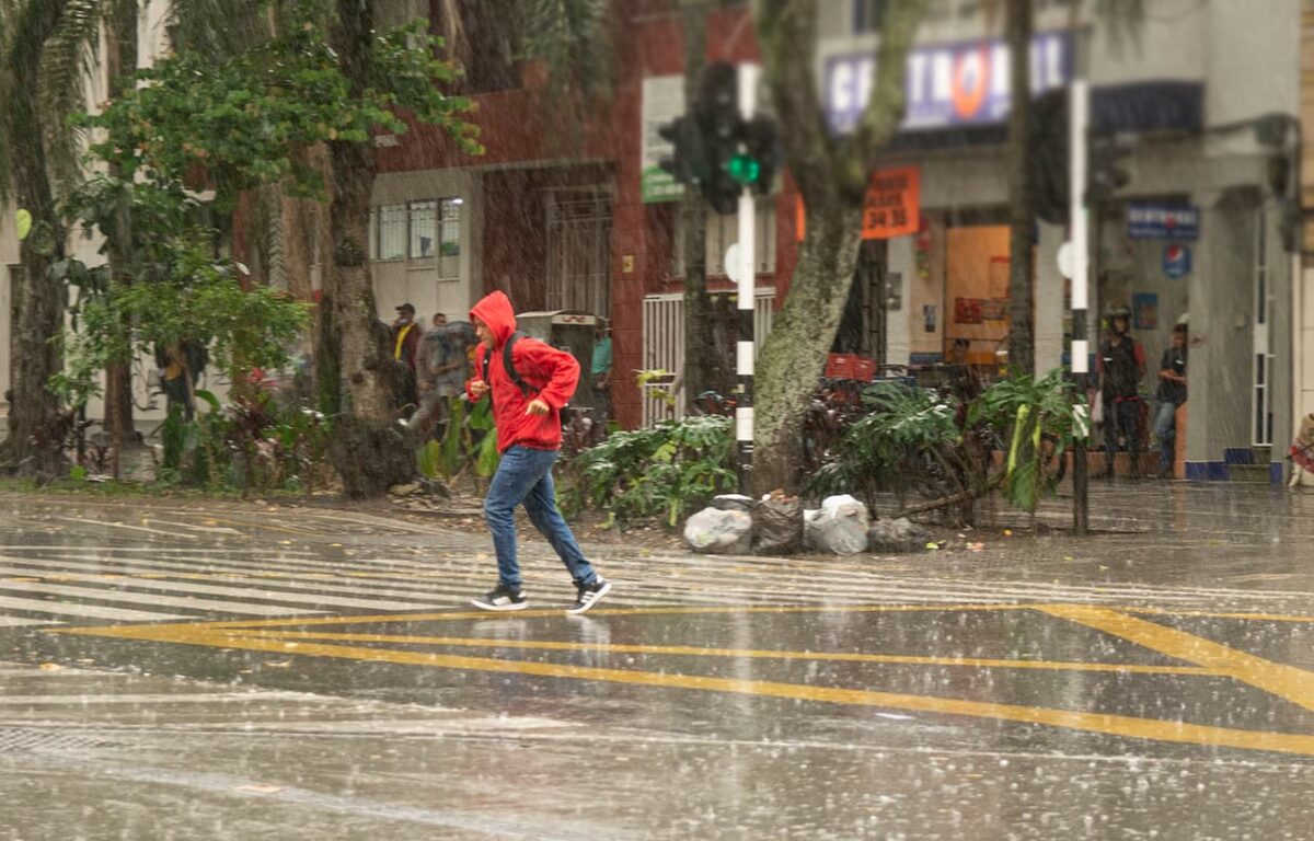 Seguirá lloviendo en horas de la noche y madrugada, prevé el Ideam