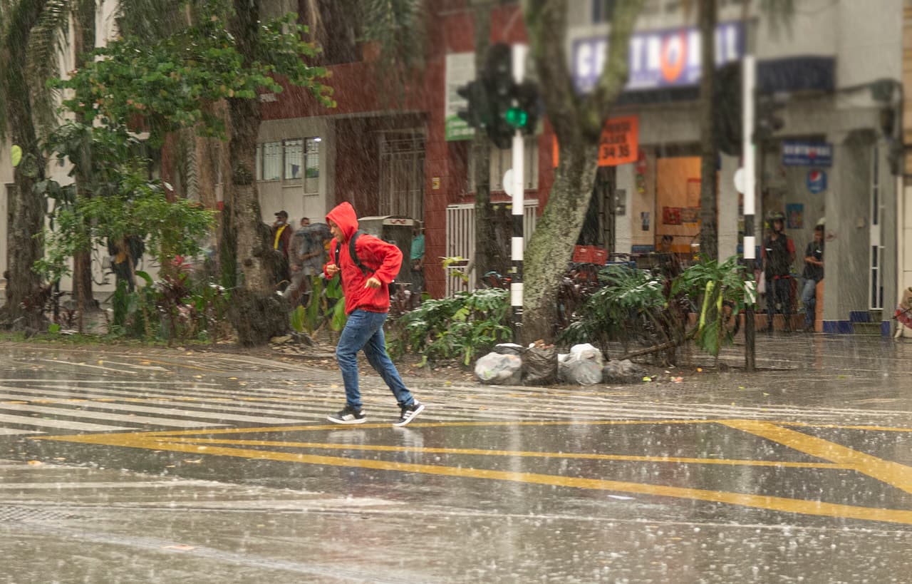 Seguirá lloviendo en horas de la noche y madrugada, prevé el Ideam