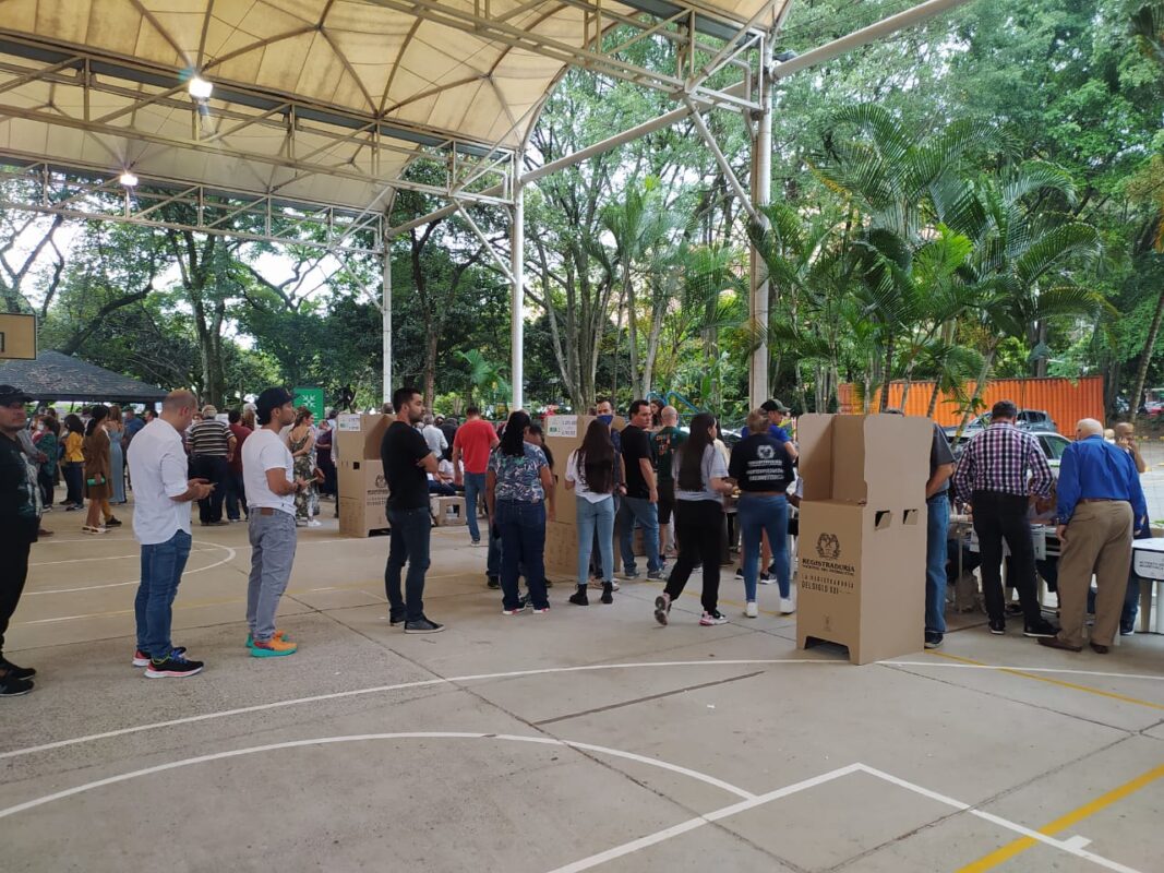 Con tranquilidad y tráfico fluido, transcurre la jornada electoral, en Medellín