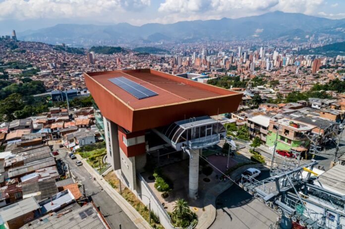 Con generación de energía fotovoltaica, el Metro de Medellín baja costos en su operación