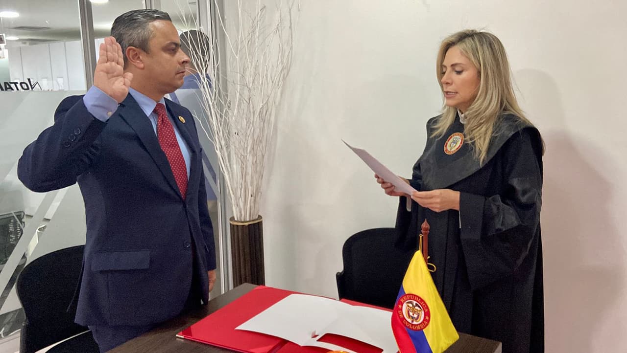 Juan Camilo Restrepo se posecionó como alcalde encargado de Medellín