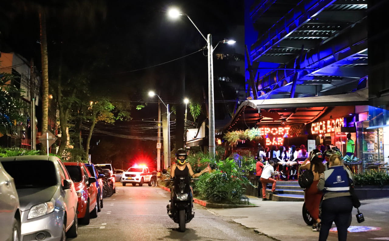 Medellín moderniza su alumbrado público
