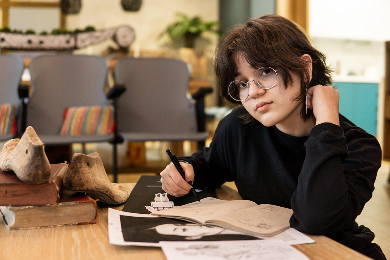 Violeta Suárez Villegas, Una mente creativa