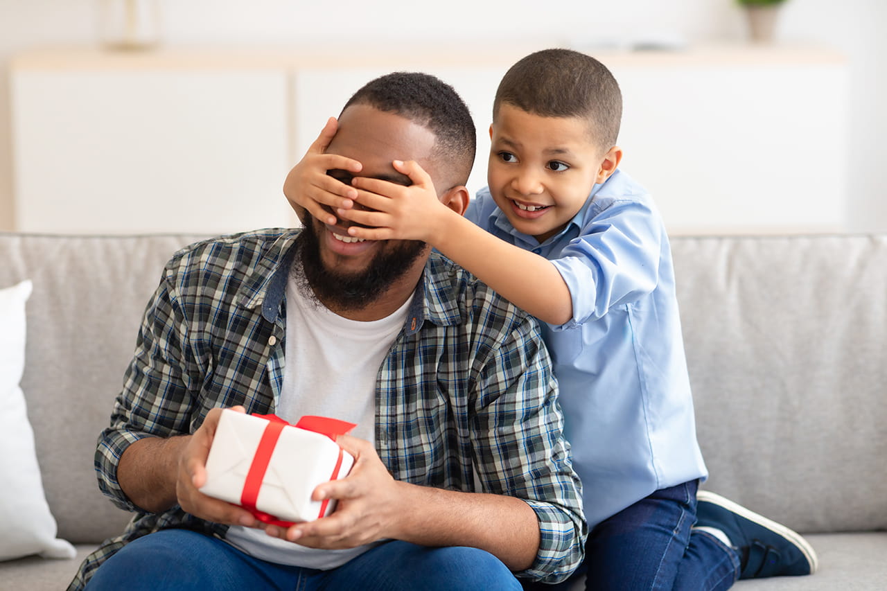 Mincomercio decidió aplazar la celebración del Día del Padre en Colombia