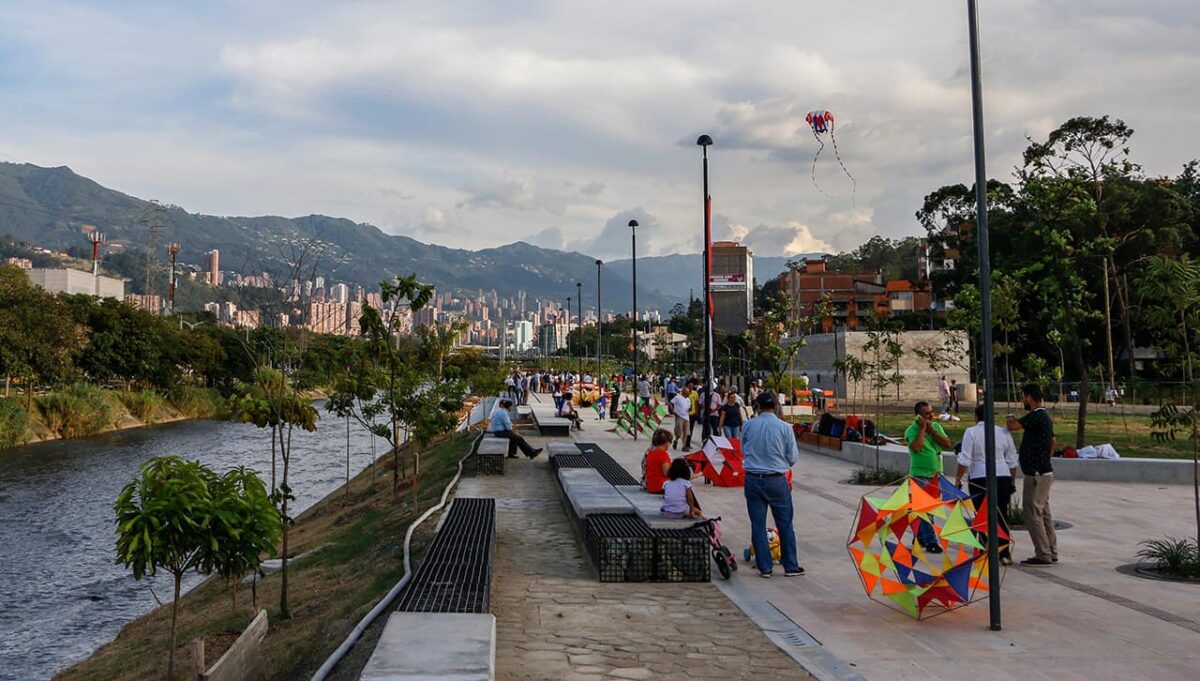 La Comisión de la Verdad llega a Parques del Río para anunciar su informe