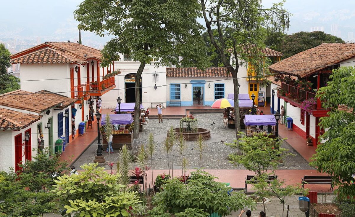 Muestra artesanal en el Cerro Nutibara