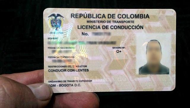 Se aprobó licencia de conducción a personas con sordera profunda en Colombia
