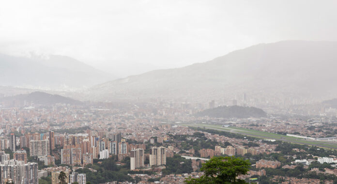 Seguirá lloviendo y se sentirá más frío de lo normal en Medellín
