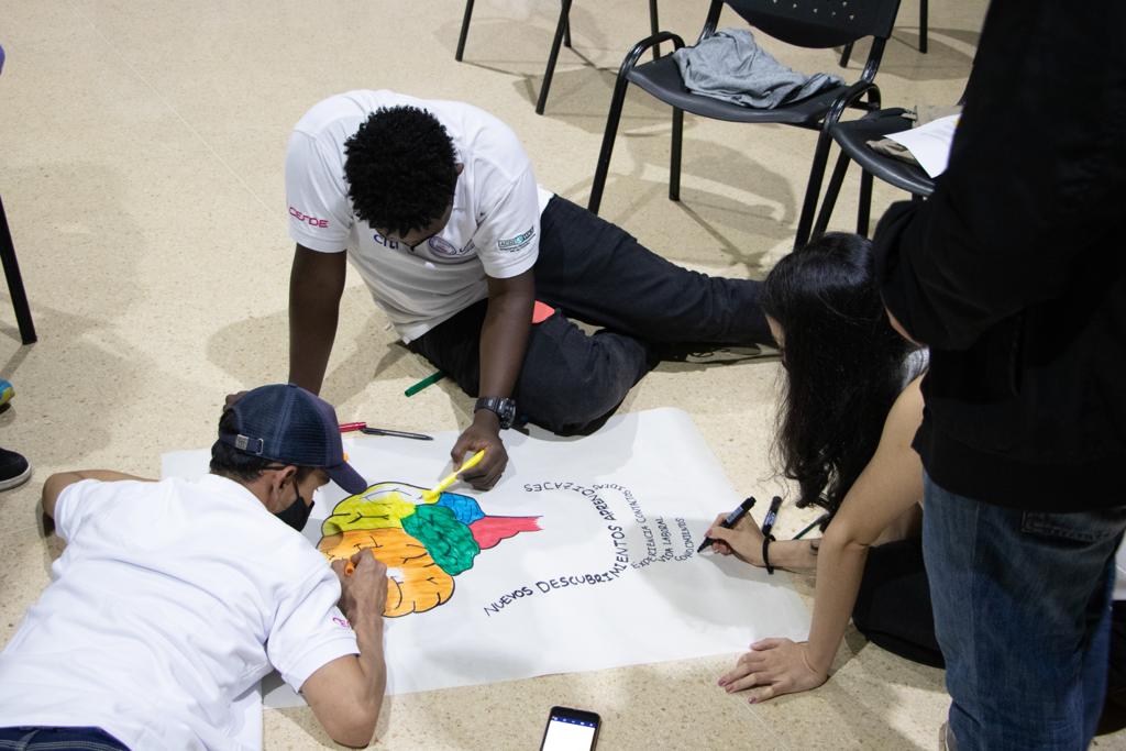 Acceder a becas en un programa técnico-laboral, oportunidad para jóvenes en Medellín