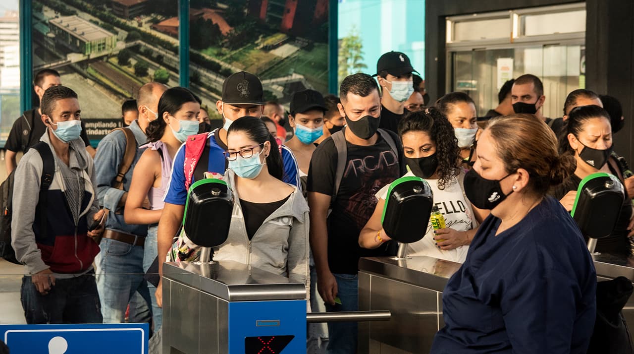 “Colombianos deben volver al uso de tapabocas en espacios cerrados”: recomendación del Minsalud