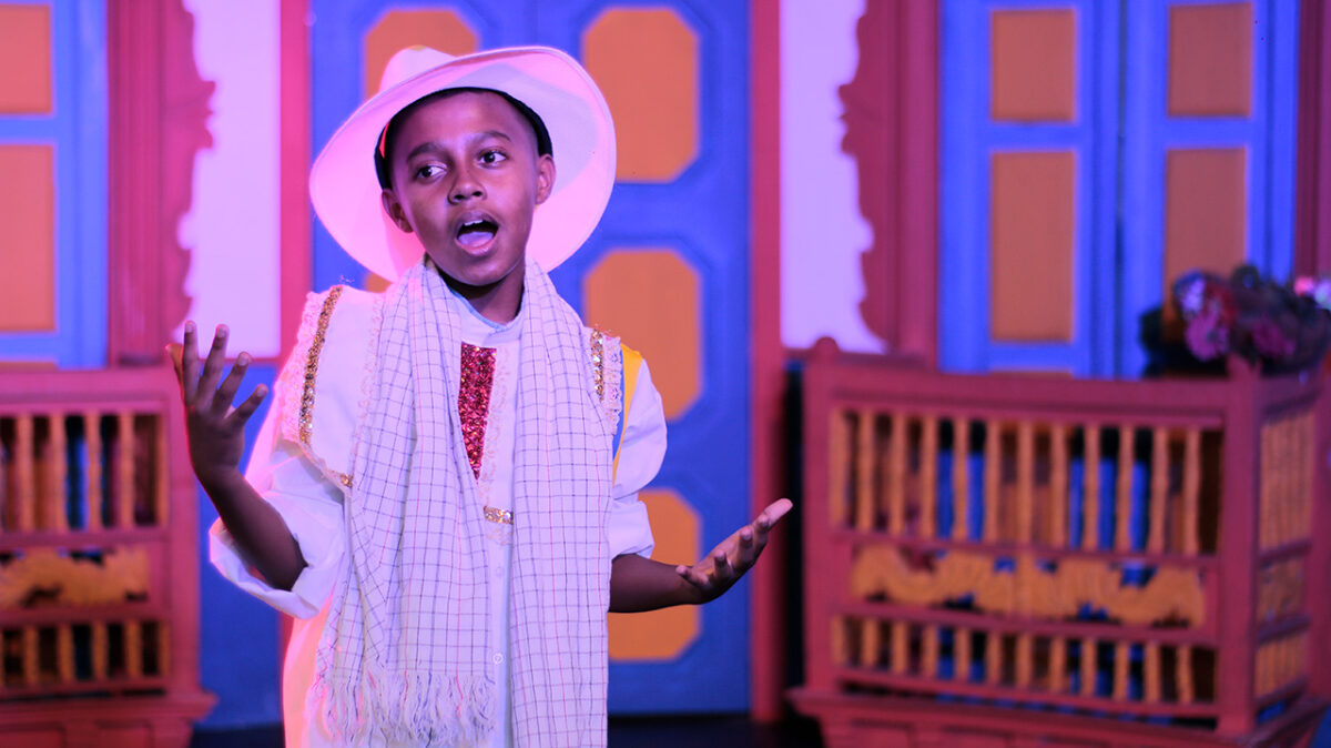 Festival Colombia Canta y Encanta, niños conversan con compositores de la música colombiana