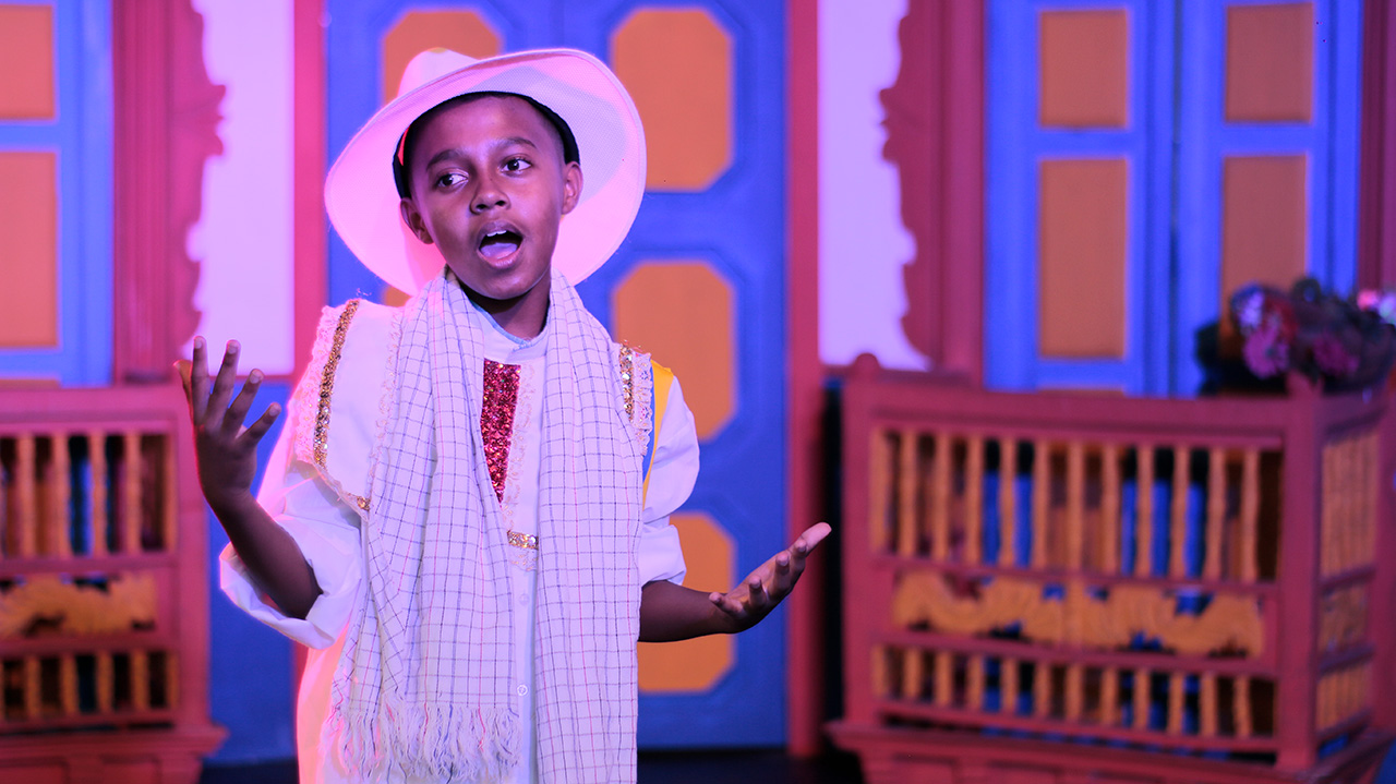 Festival Colombia Canta y Encanta, niños conversan con compositores de la música colombiana