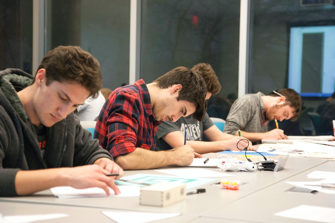 Estudiar inglés gratis es posible a través de la plataforma English dot Works del SENA