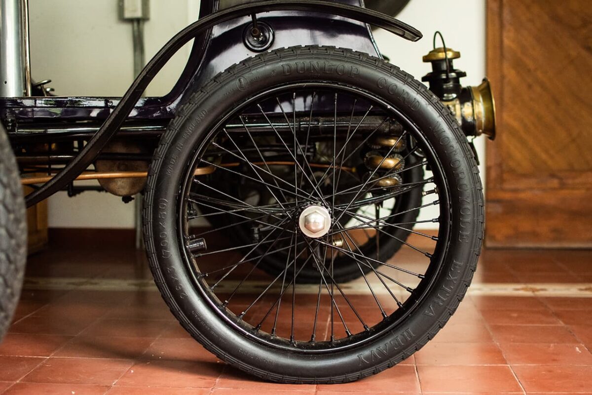 Este modelo De Dion-Bouton de 1900 abrirá la caravana. Fue adquirido por la fundación Museo del Transporte en Alemania, en 2017.