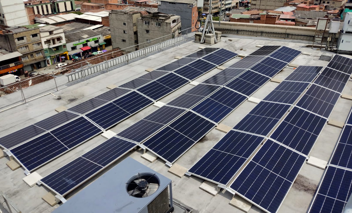 El edificio Miguel de Aguinaga estrenó energía solar de EPM