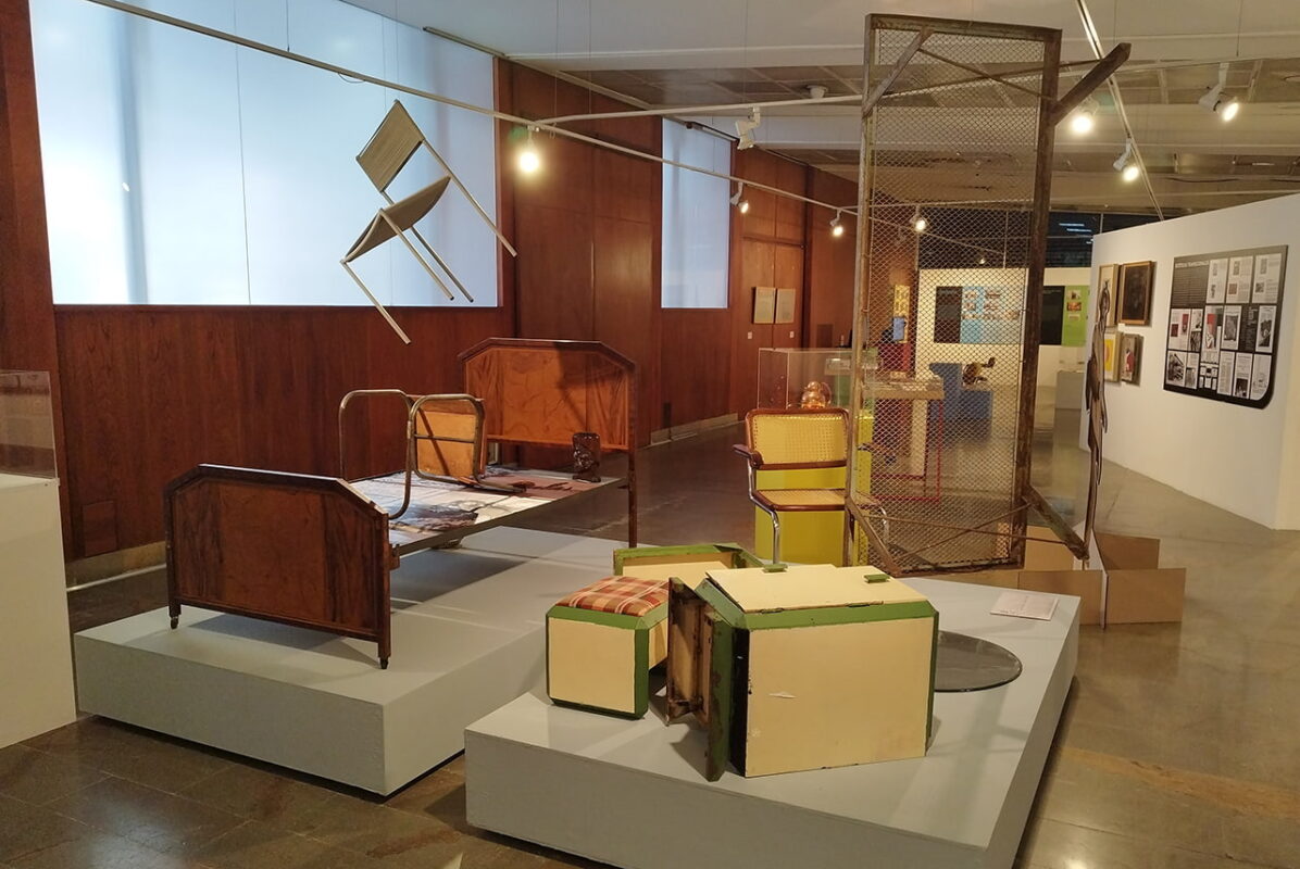 La Facultad de Arquitectura de la Universidad Pontificia Bolivariana celebra 80 años con una exposición que invita a una reflexión sobre el urbanismo, el arte y el diseño.