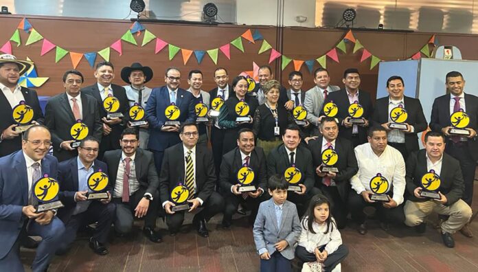 4 gobernantes reconocidos por su compromiso con la niñez y el cuidado, en Antioquia
