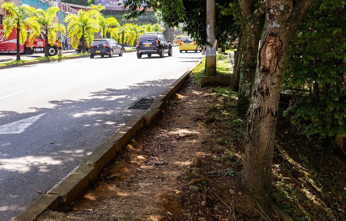 Aceras sin continuidad en San Lucas