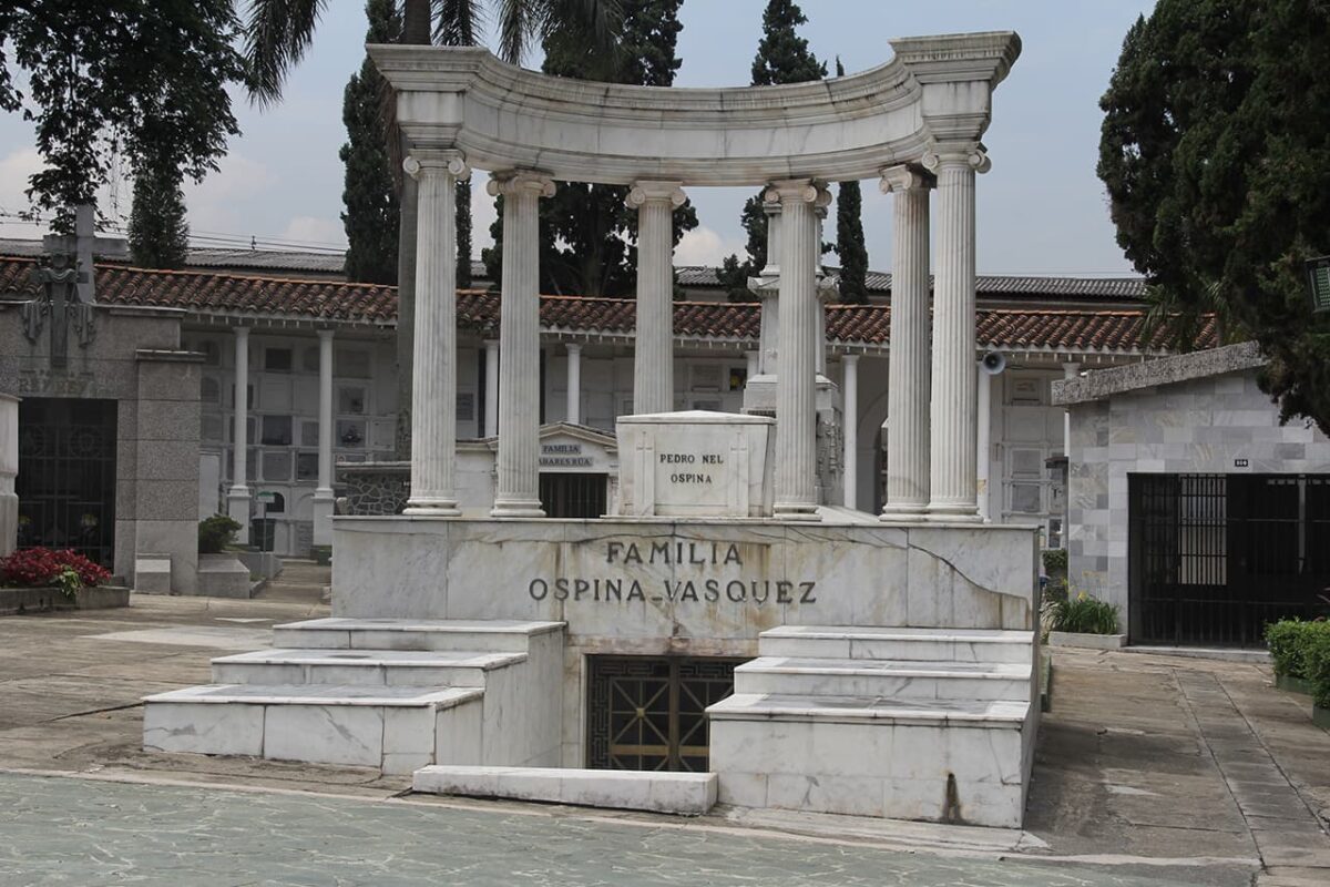 Un conversatorio para entender los 180 años del Cementerio San Pedro