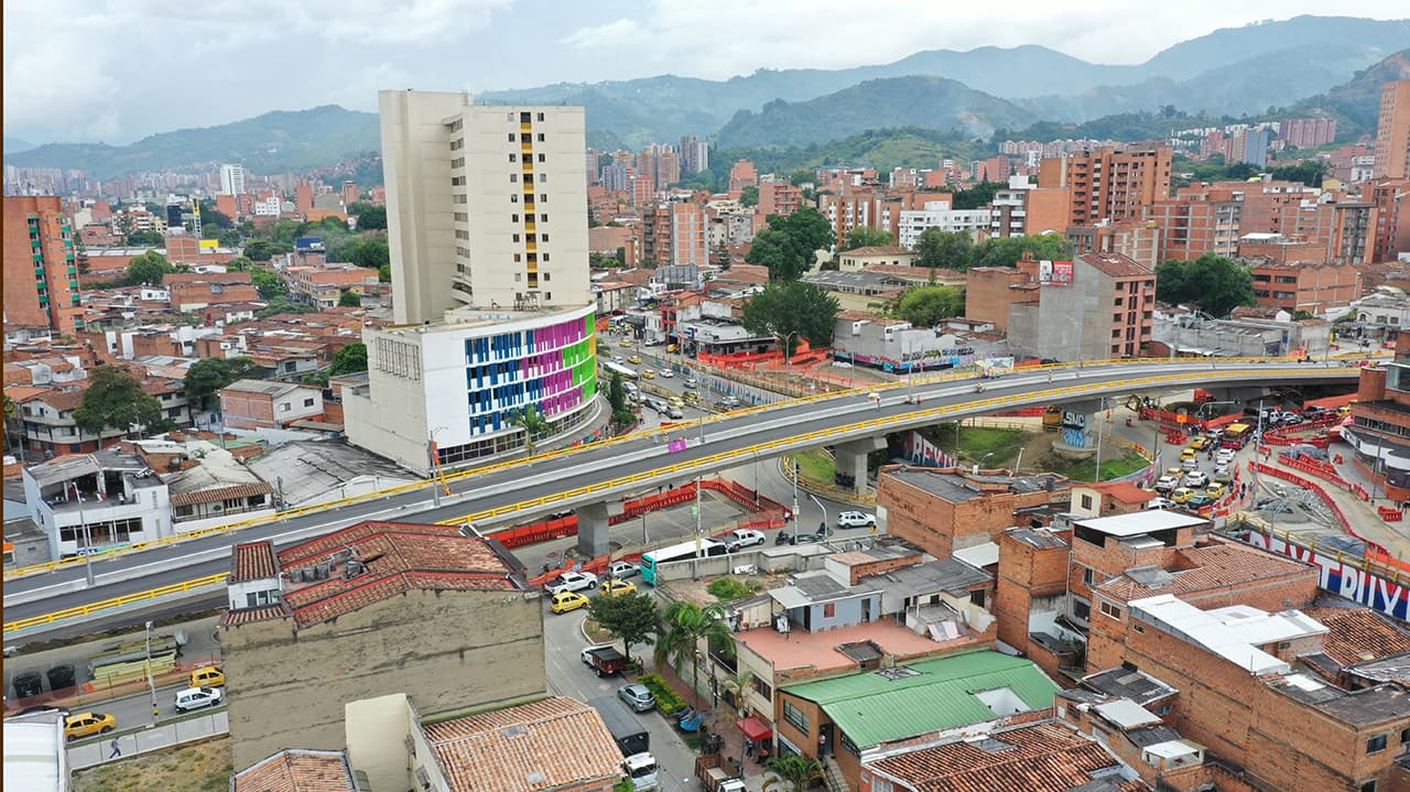 Cierres en el intercambio vial de San Juan en Medellín