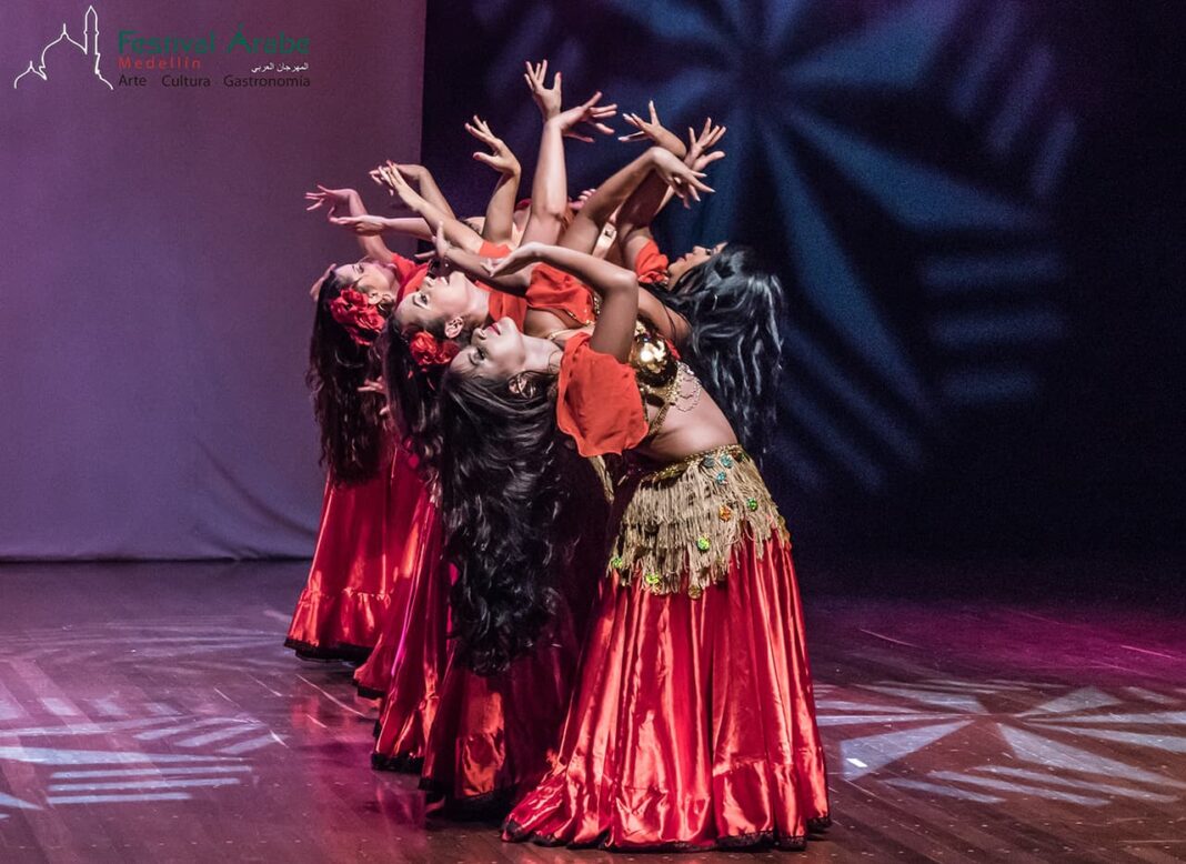 Danza árabe en el Festival Árabe Medellín 2022