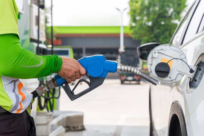 Gustavo Petro anunció el fin de los subsidios de la gasolina en Colombia
