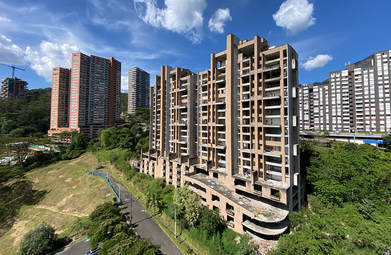sensores para monitorear la estructura del Continental Towers, en El Poblado
