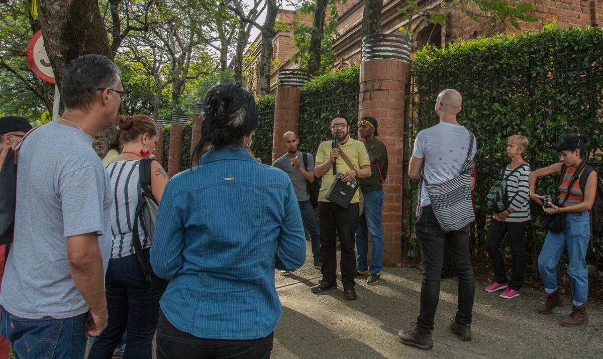 Recorrer el centro de Medellín para conocer sus historias y lugares patrimoniales