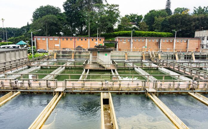 Sin agua en sectores de Medellín