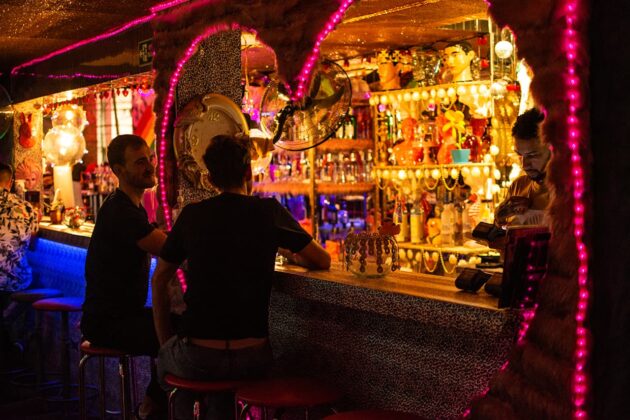 Bares y discotecas de la “movida gay” en El Poblado