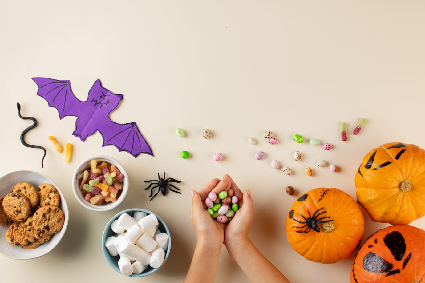 Cuide a sus niños del consumo de dulces en la fiesta de los disfraces