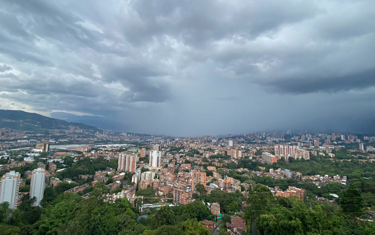 Fuerte aguacero en Medellín y el Valle de Aburrá