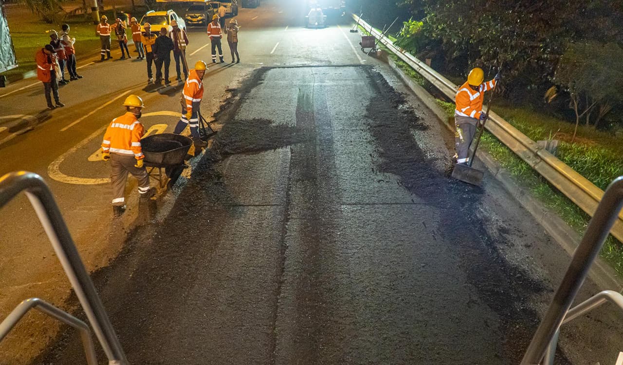 Cierres en la Autopista Sur a la altura de Parques del Río en horas de la noche