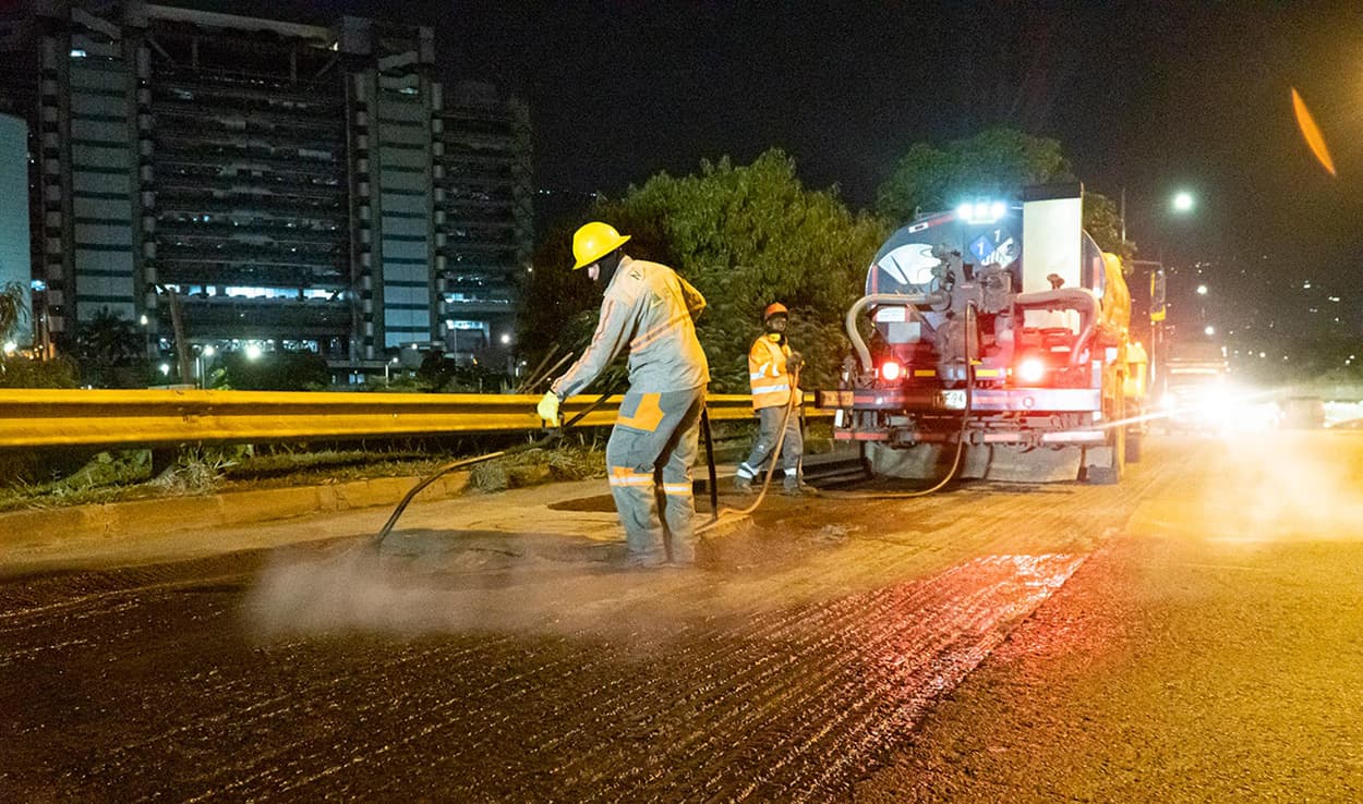 Cierres en la Autopista Sur a la altura de Parques del Río en horas de la noche