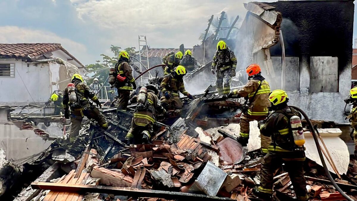 Avioneta se accidentó en zona residencial de Belén Rosales, en Medellín