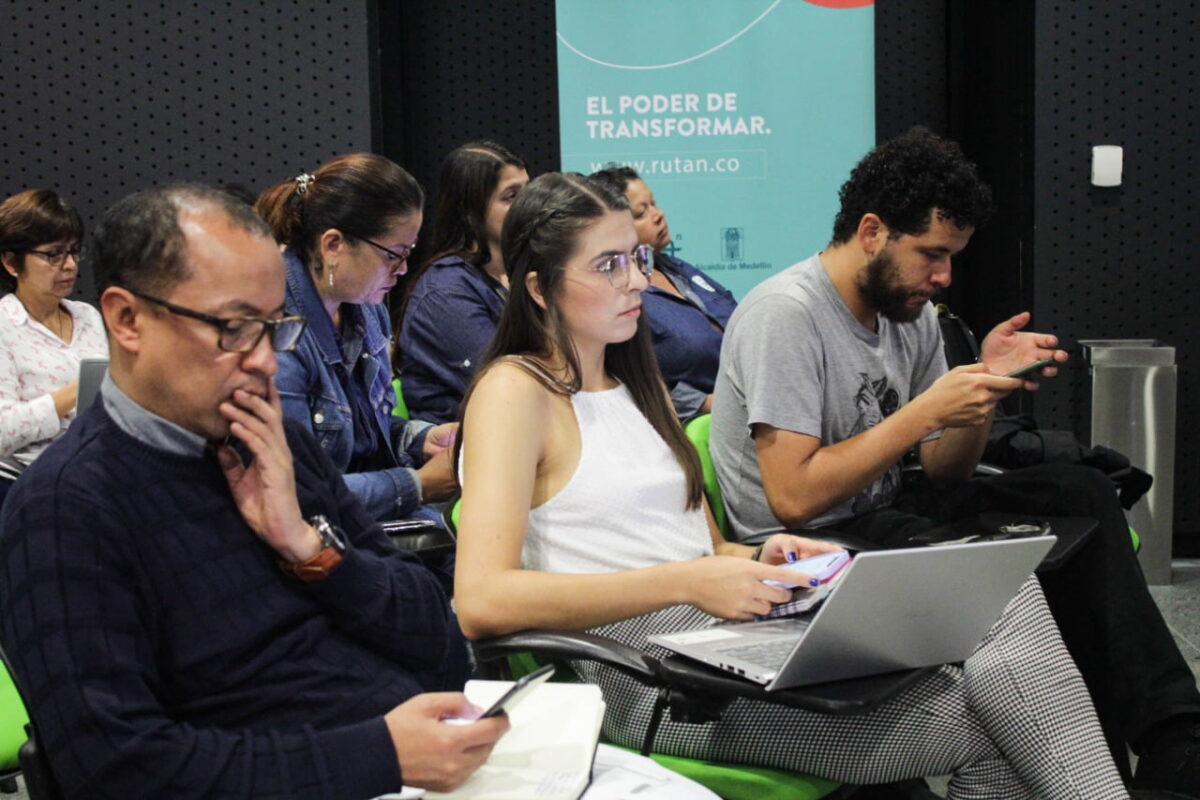 Ciudadanos pueden proponer soluciones a 14 retos de ciudad, en Medellín