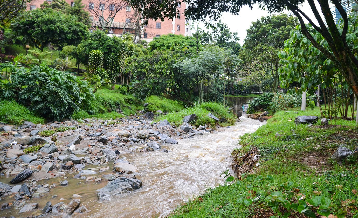 Dos quebradas en El Poblado están siendo intervenidas por la temporada de lluvias