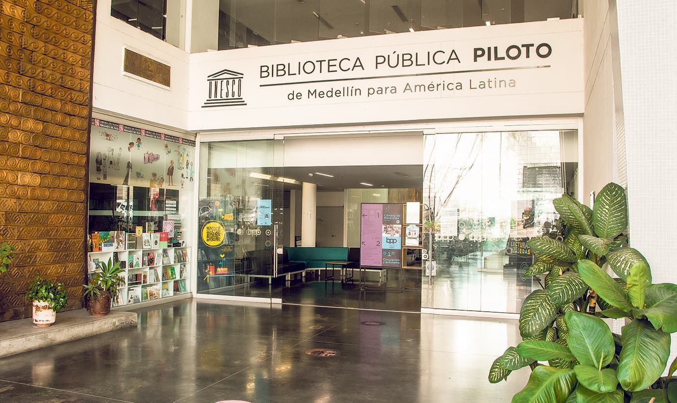 La Biblioteca Pública Piloto de Medellín siete décadas iluminadas