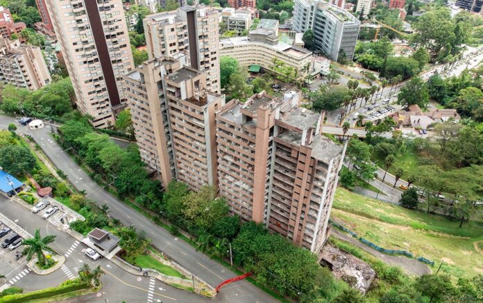 Cierres viales en Medellín por la implosión del Continental Towers