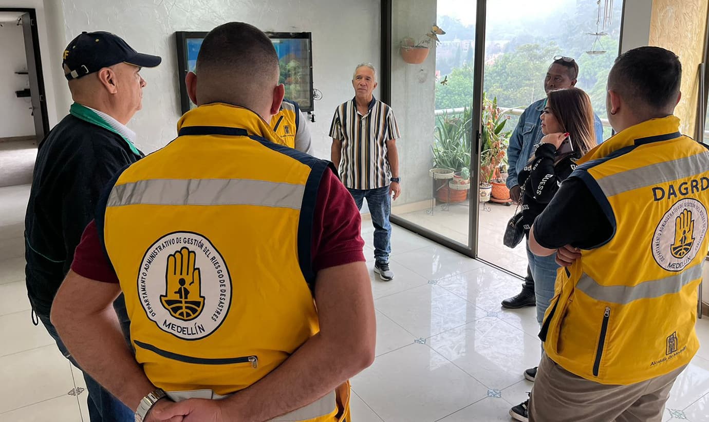 retorno de las familias evacuadas del edificio Interclub, en El Poblado