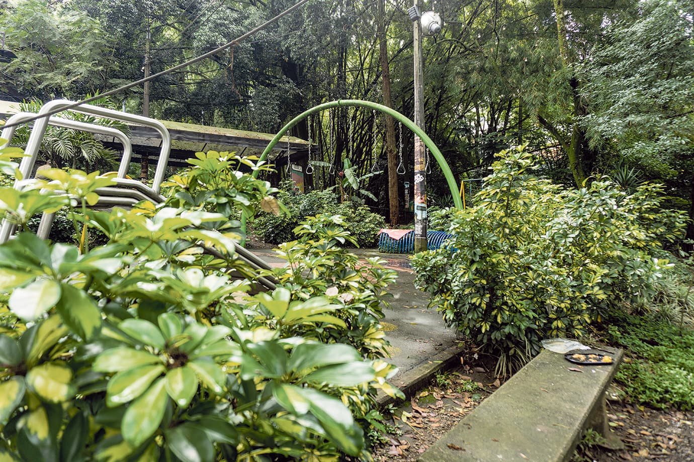 Vicio y parques infantiles en El Poblado